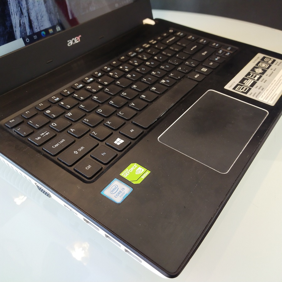 Acer Aspire E5 Dual VGA Core i3-6006U SSD 256 GB