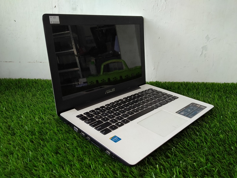 Laptop Pelajar ASUS X453M Celeron N2840 Siap Lembu
