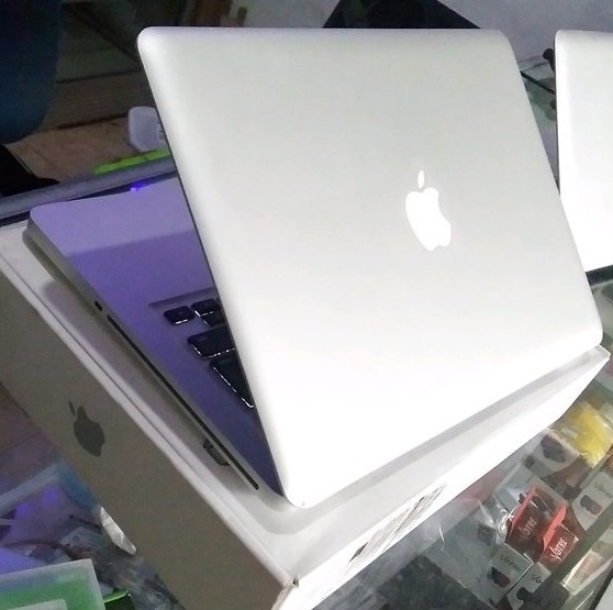 Macbook Pro 13 early 2011 core i5 / SSD 120 / Ram 